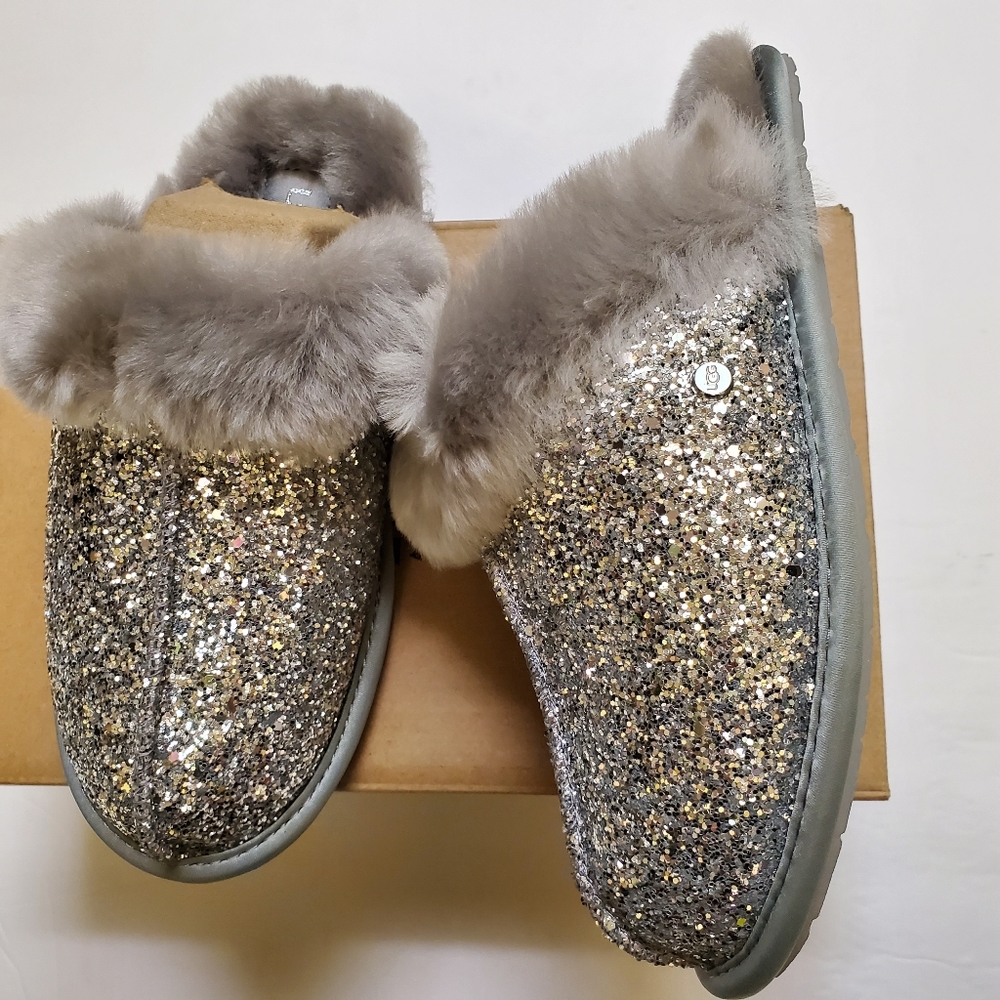 UGG Women's Scuffette II Cosmos Size 5